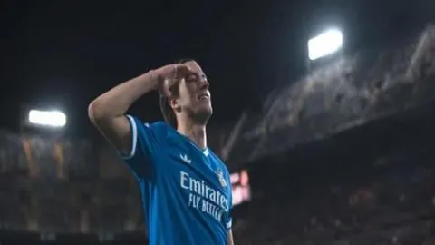 段暄评论：鲁能防守失序，策略繁复不符巴萨风格